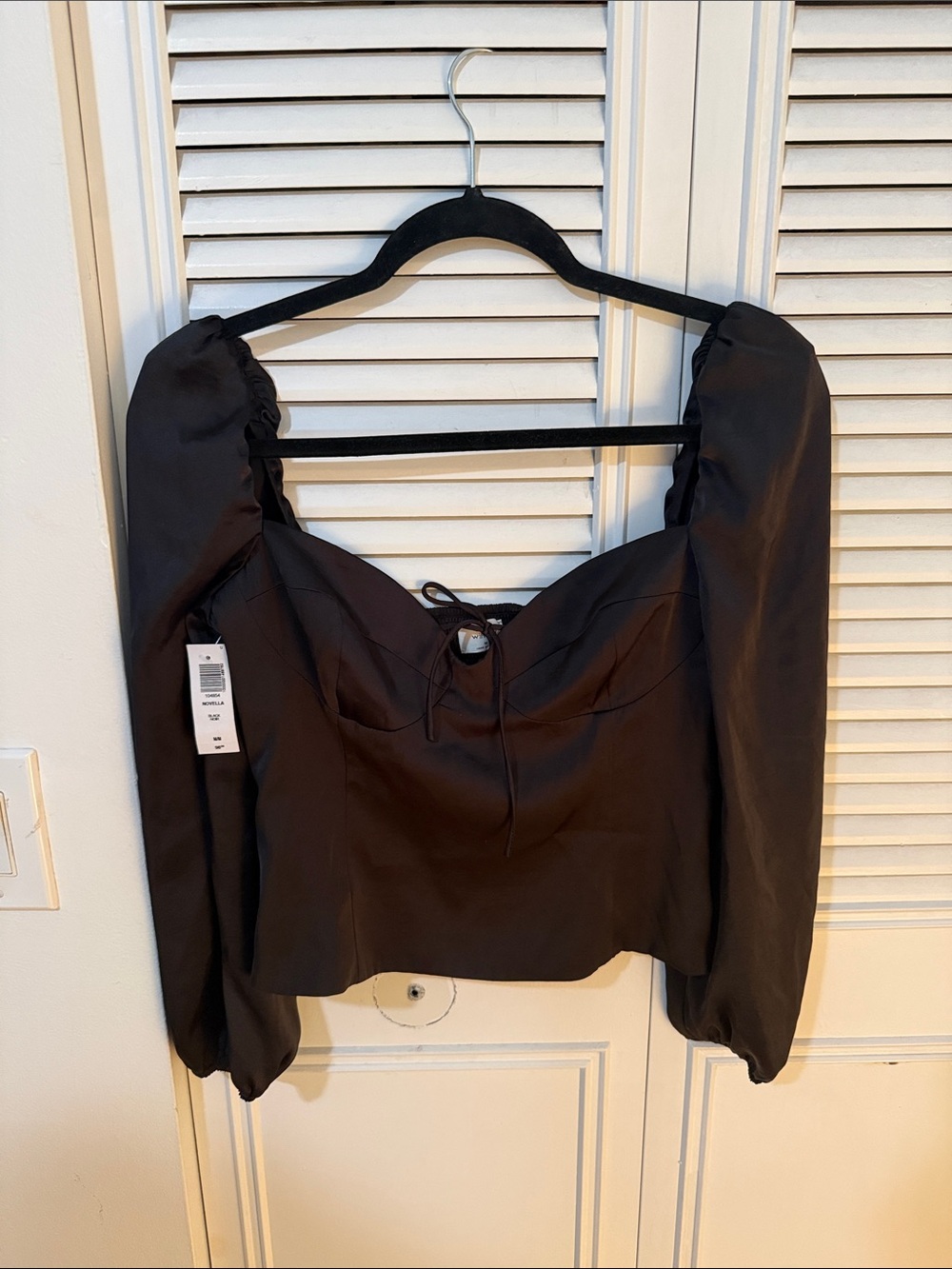 Aritzia Wilfred Black Silk Long-Sleeve Crop Top (never worn, tags still on)